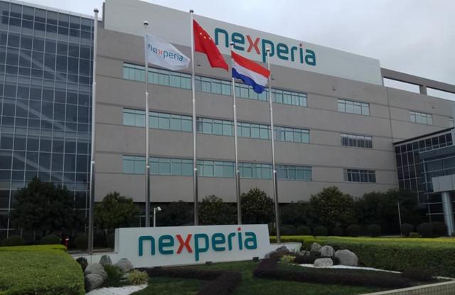 中美谈完不到24小时，中企对荷兰打响反击，开出一个供货硬条件