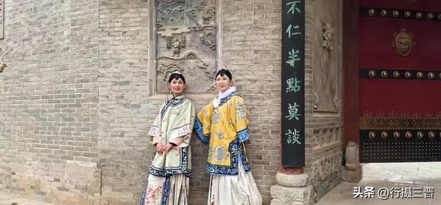 汉服古韵迎佳节 别样三八绽芳华——万荣李家大院妇女节人气火爆