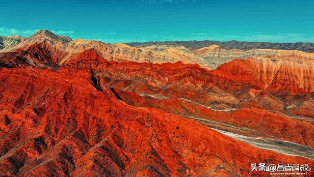 大地织锦！昌吉百里丹霞的色彩密码与纹理诗意