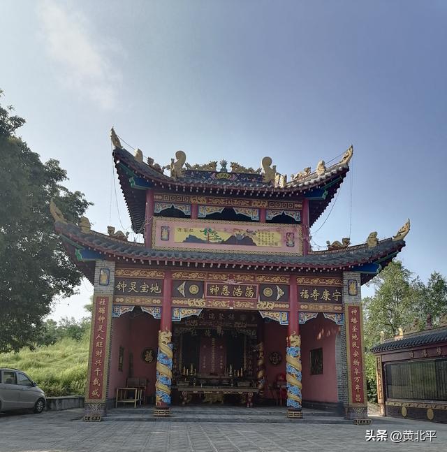 广西南宁市马山县周水村，探那马土司故地，有水上乐园还有斗牛场
