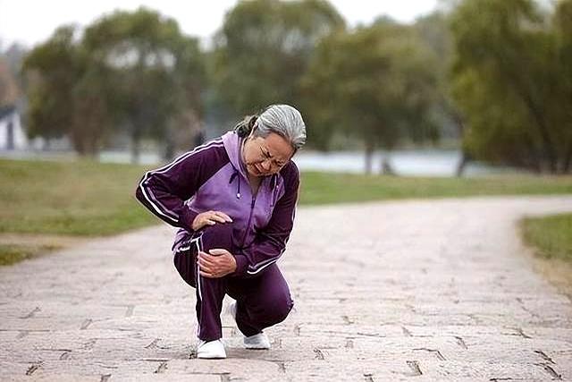 心脏健不健康，运动先知？医生：心脏不好的人，运动常有3种反常