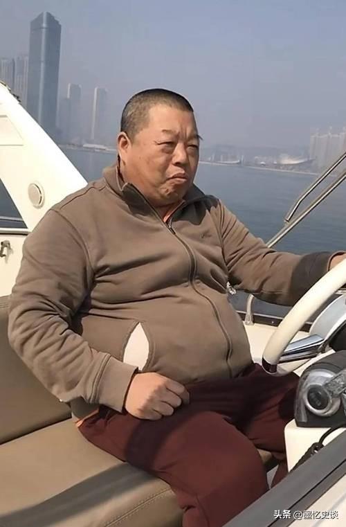 她连上4次春晚，和恩师同居怀孕，被骗流产，51岁依然无人敢娶