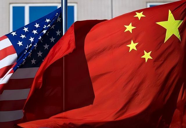 最后一刻，特朗普终于签字了！中美联合声明出炉，2个动作不寻常