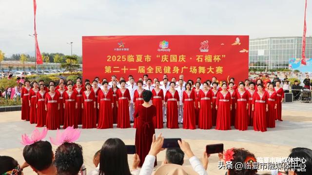 来打卡了吗？临夏市花卉艺术中心人气爆棚，“芬芳馥郁”的文化盛宴引领假期潮流～