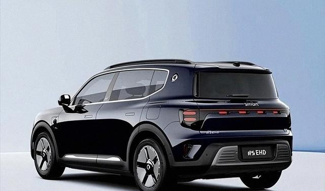 开油车的乐了，开电车的急了？2026油电新政落定，税费规则全变了