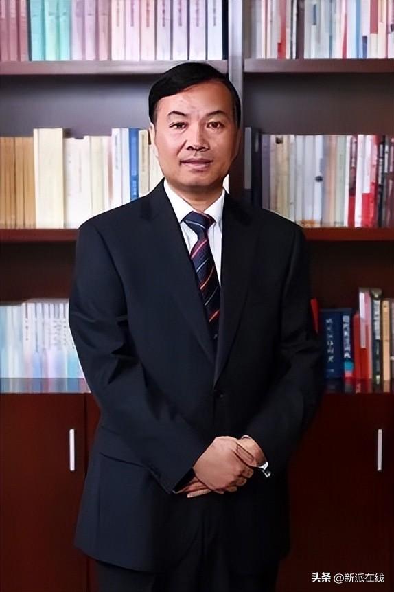 11名候补中央委员递补为中央委员会委员