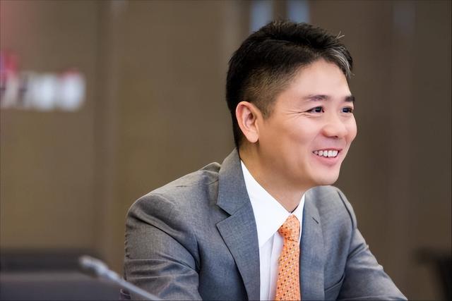 刘强东上千亿身家背后，儿子却是他一生的痛，感谢章泽天视如己出