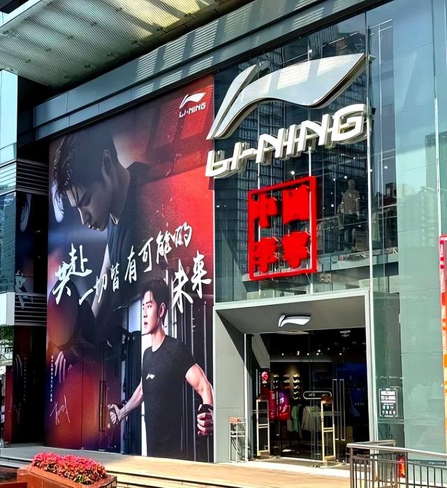 4个“国产运动鞋”品牌，不撞款不踩雷，确实比中产鬼塚虎更值买