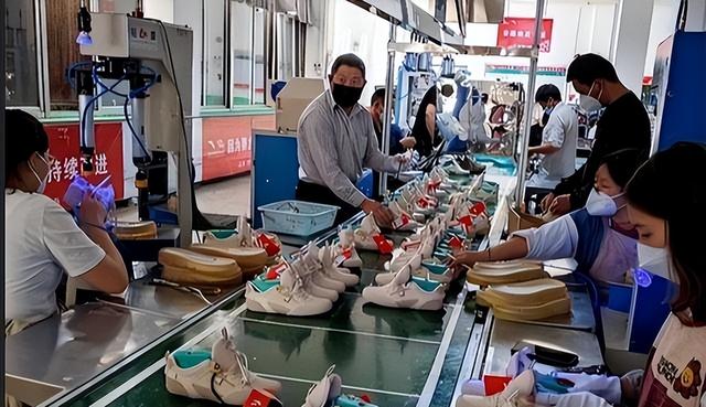 几乎全是假货！利润高达2400%，咋消费者还前赴后继争相购买？