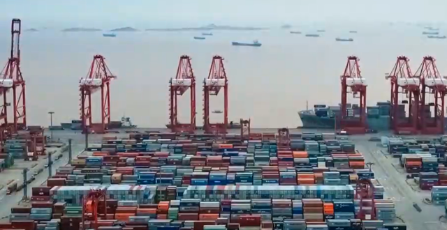出手即掀桌！8年13次破纪录，中国自动化码头为啥让西方先跑20年