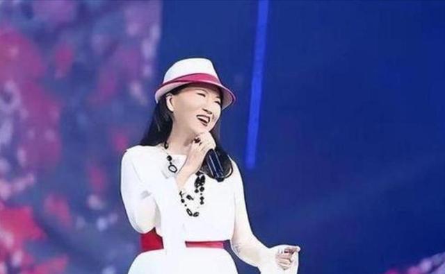 原来早已不是中国籍？事业巅峰远赴美国	，被老外“玩腻”晚年回国