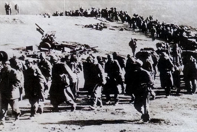 63年国庆，毛主席见到一少尉排长忽然问道：就是你“口出狂言”啊