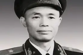 他是林彪最喜欢的少将，吴法宪陷害彭德怀，唯他敢仗义执言图片