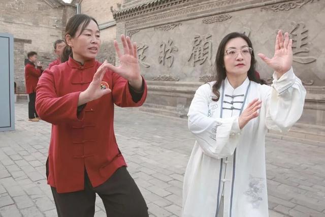 一场跨越国界的文化对话与产业交流——“机遇中国—2025年驻华外交官邯郸行”活动侧记