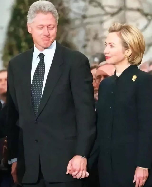 美国三任女国务卿：一个被出轨离婚，一个未婚，一个拼命维持婚姻