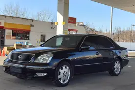 加油站遇到2003款凌志LS430，车主花5万购得，坦言开不起的油老虎图片