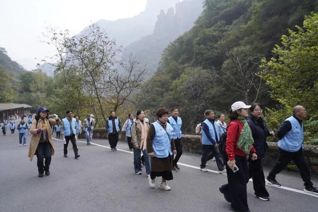 奔流文学院第二十三期作家研修班山间采风之旅