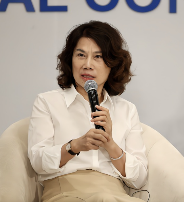 高管内外勾结骗钱风波才完，董明珠又被推上风口浪尖，格力不忍了