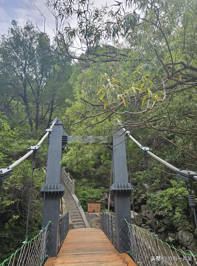 路是什么，路是人走出来的，是人搭建起来的，是人拼出来的