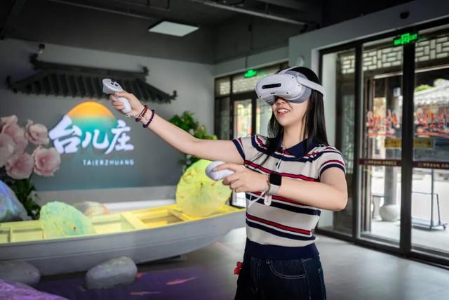 共庆华诞·月满台儿庄古城 | 2025双节假期漫游指南→