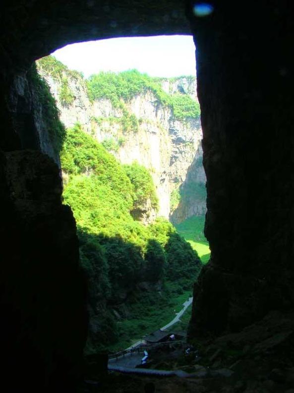 重庆旅游：探寻武隆天坑的神奇（图）