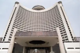 古都披霓裳 | 长安街的颜色，是这四个字图片