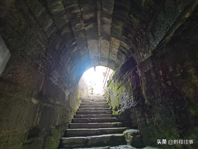 寻找一片僧人墓地，佛门高僧竟然最后落得尸骸无存