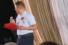 男子婚礼上致词太过紧张而浑身颤抖，网友：一步没走，步数上万图片