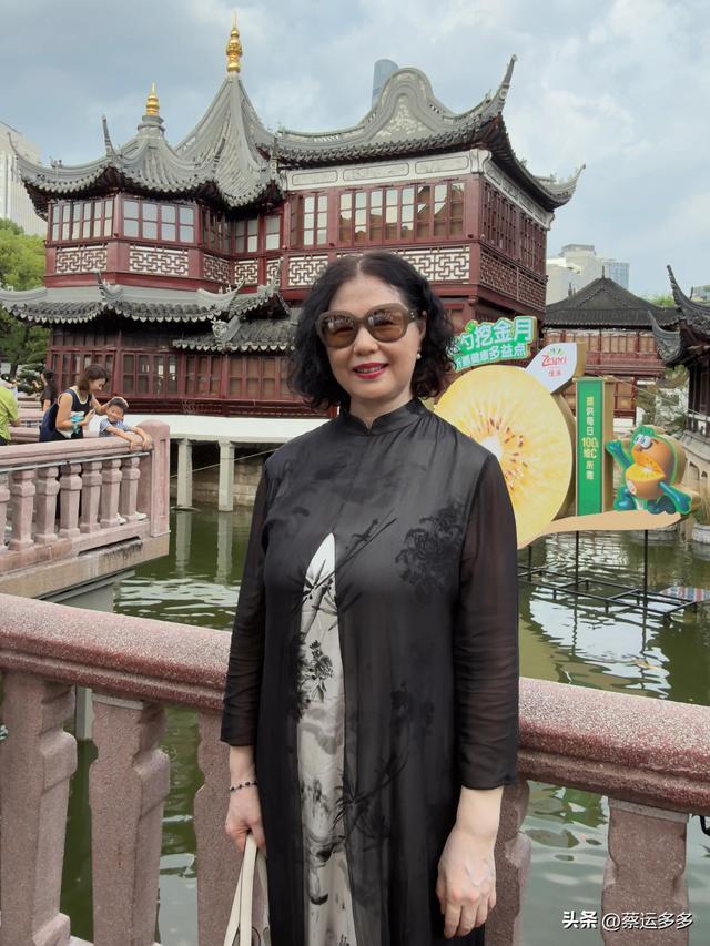 中秋逛豫园，月满人团圆