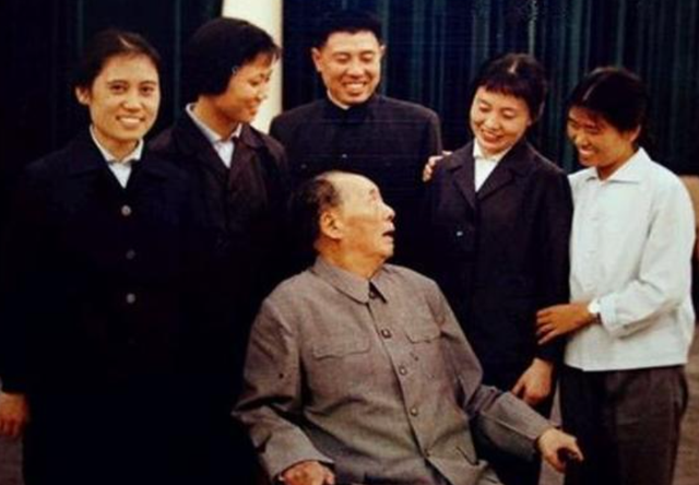 毛主席逝世后，他的机要女秘书神秘失踪，再见竟被关在“审讯室”