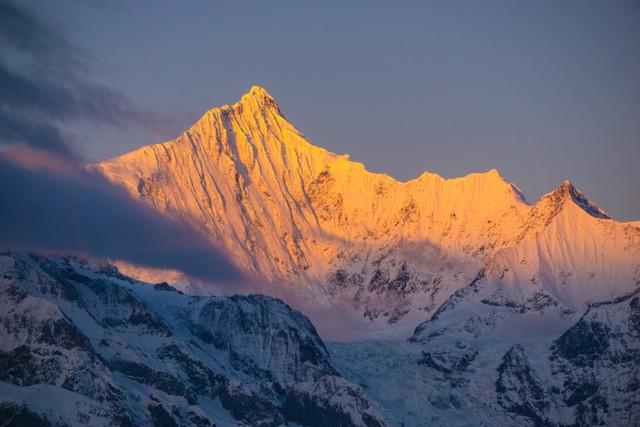 上班族必看！4个工位小调整，告别腰酸+分心，效率直接翻倍