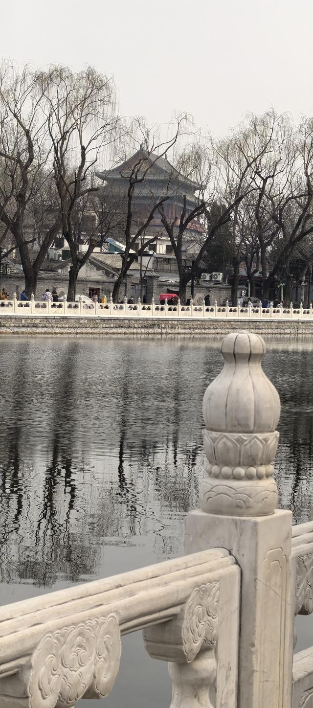 银锭桥头诉风雅，一怀情思寄天涯