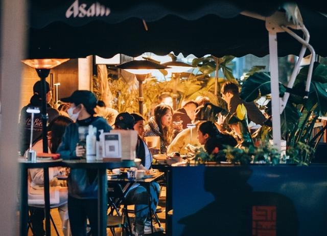 澳洲网红中国游结束：中国发达不稀奇，可怕的是凌晨街上全是人