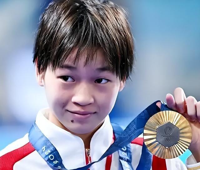 官宣退役不到1月，张家齐接受采访，句句不提却字字都提全红婵