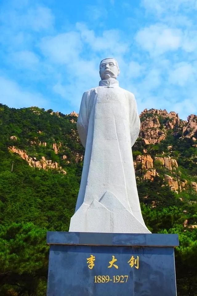 李大钊牺牲后	，妻子筹措安葬费，鲁迅捐了五十，汪精卫捐了一千