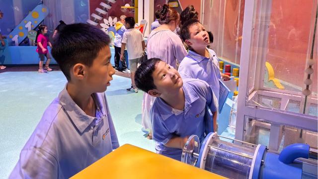 省科技馆“科普引擎蔚蓝寻踪”主题研学活动圆满落幕