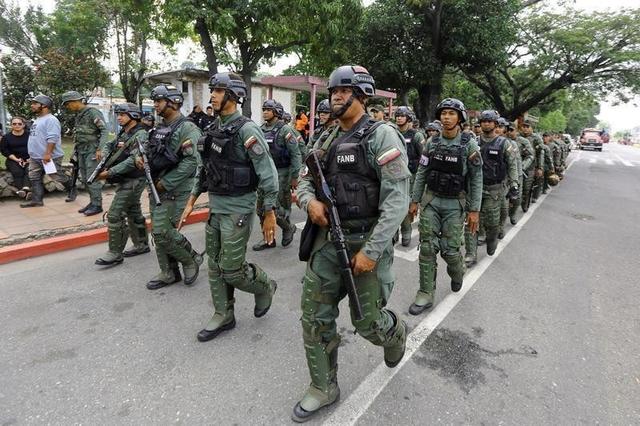 扛不住？美军航母逼近，马杜罗同意求和，特朗普批准CIA秘密行动