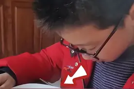 时光的河入海流！妈妈去世8个月留下1盘饺子图片