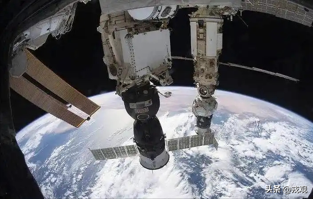 俄飞船两次遭碎片撞，还疑被美宇航员钻孔，咋救援？