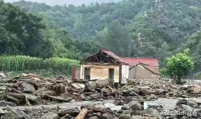 红色暴雨预警响起，13个年轻人坚持进山，悲剧为何无法避免