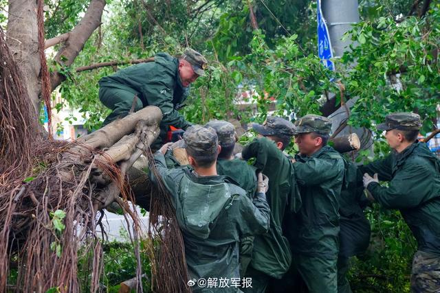 台风剑鱼来袭武警官兵奔赴抢险一线