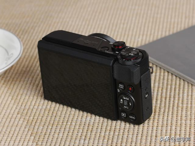 手机拍照越牛，相机越难卖？佳能的“断舍离”藏着怎样的生存逻辑