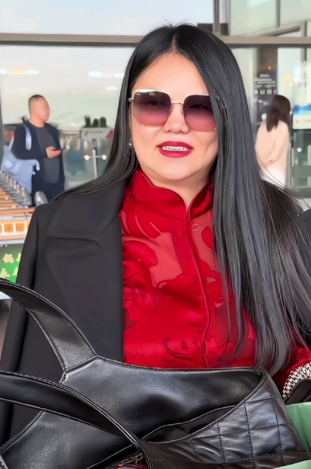 李湘也没想到，11年前让她怀二胎的人	，如今竟成为她的“救赎”