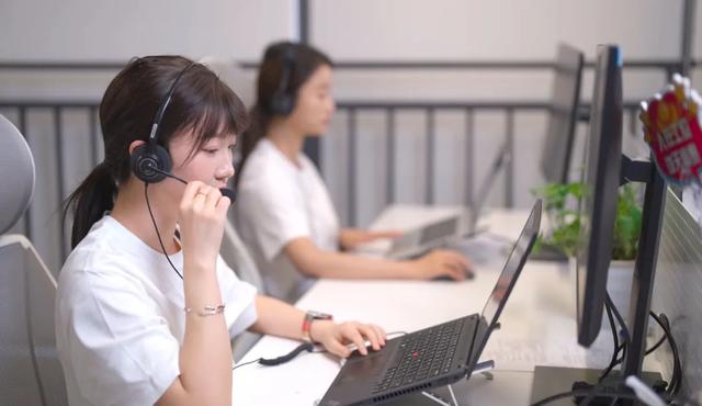 在数字洪流中，修一座堤坝