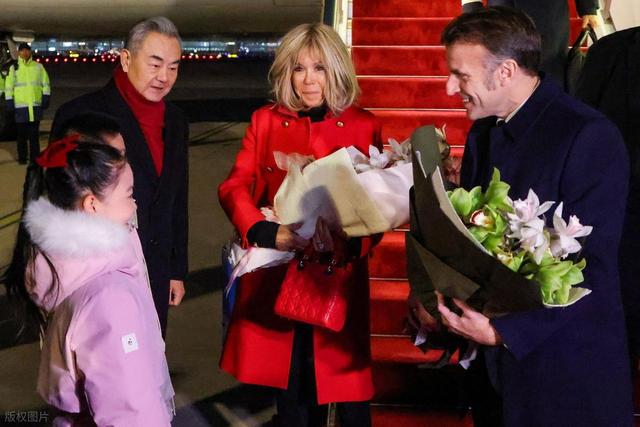 变天了？马克龙刚落地北京	，欧盟一大人物被捕还牵连冯德莱恩