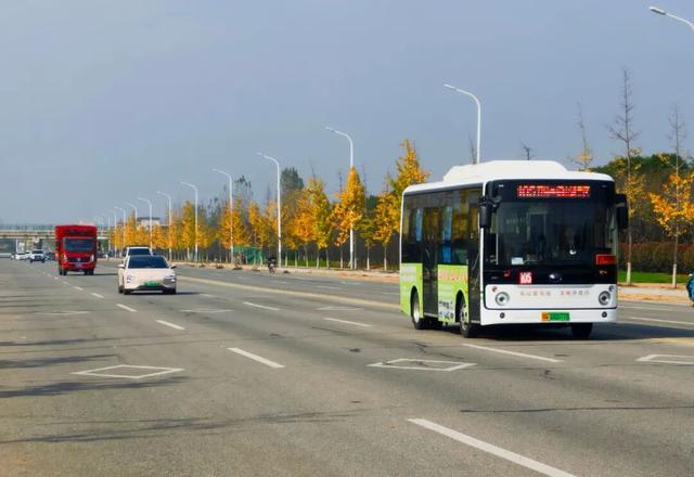 近日，铜山湖大道变了样......