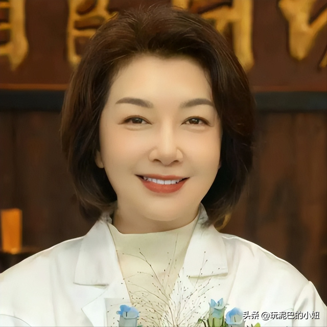 钱再多有什么用？58岁身家过亿的江珊，每天为27岁女儿操碎了心