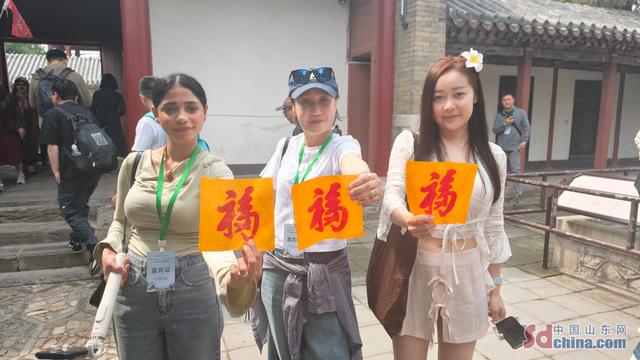 相约泰山 遇见泰安｜国际网红博主在千年古韵与百年风华中 定格泰安最动人的古今画卷