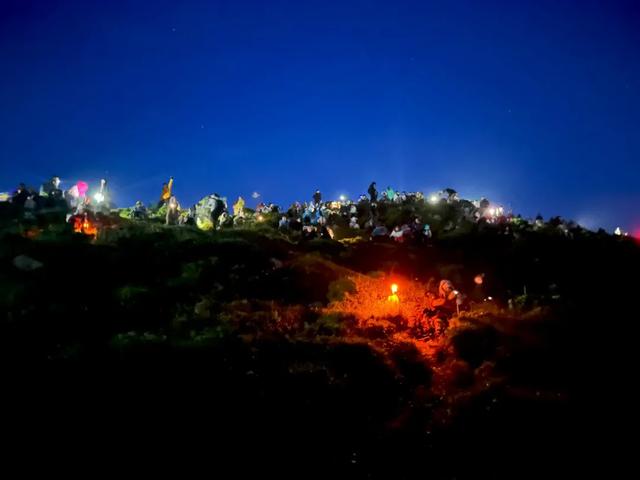 周末夜爬东灵山：于北京之巅邂逅日出云海之壮美