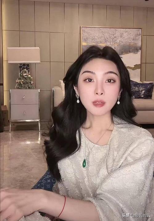 “买英国精子生3娃	”的山东女人	，8年后现状曝光！如今她后悔不？